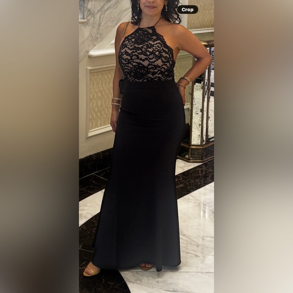 JARLO LONDON Elegant Black Lace Maxi Dress - Picture 10 of 11